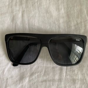 Quay x Desi Perkins On the Low